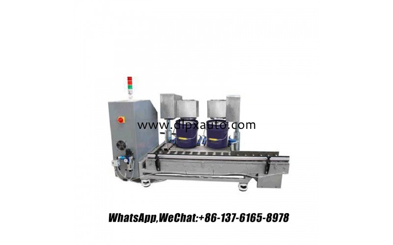 全自動(dòng)多頭灌裝機(jī)，用于灌裝 18L 液體肥料